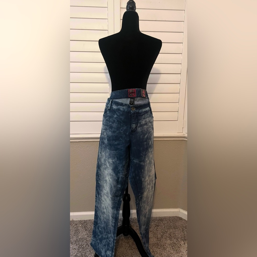 Women’s Blue Acid Wash Jeans